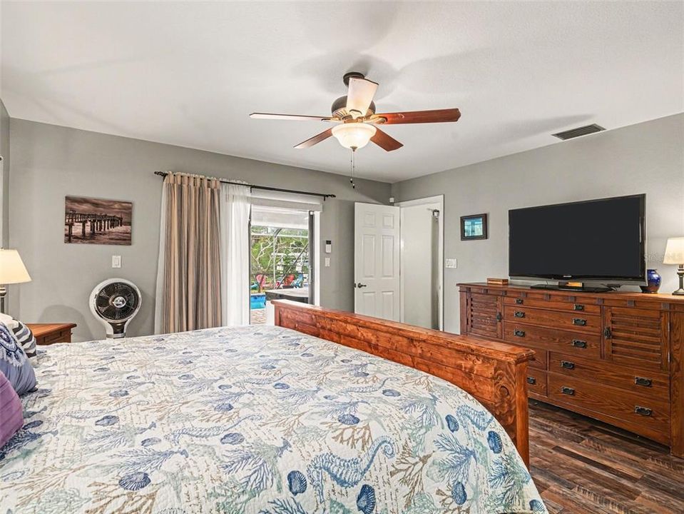 For Sale: $525,000 (3 beds, 2 baths, 2114 Square Feet)