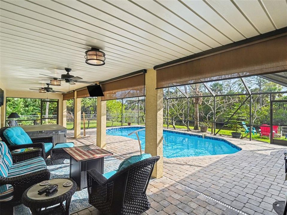 For Sale: $525,000 (3 beds, 2 baths, 2114 Square Feet)
