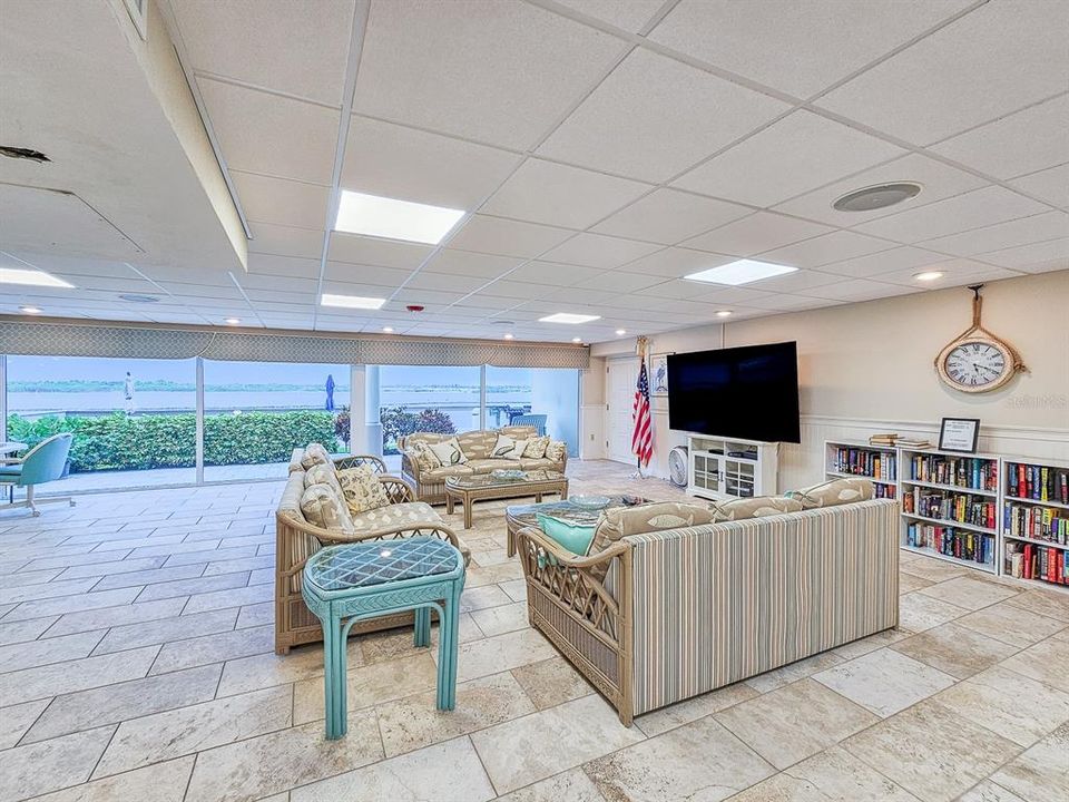 En Venta: $285,000 (2 camas, 2 baños, 1229 Pies cuadrados)