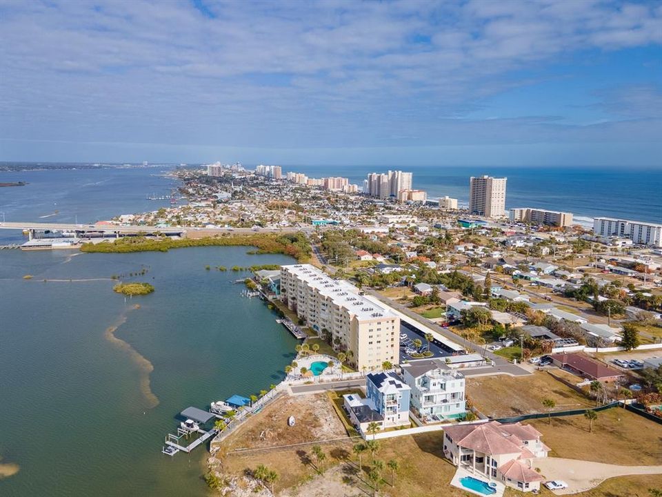 En Venta: $285,000 (2 camas, 2 baños, 1229 Pies cuadrados)