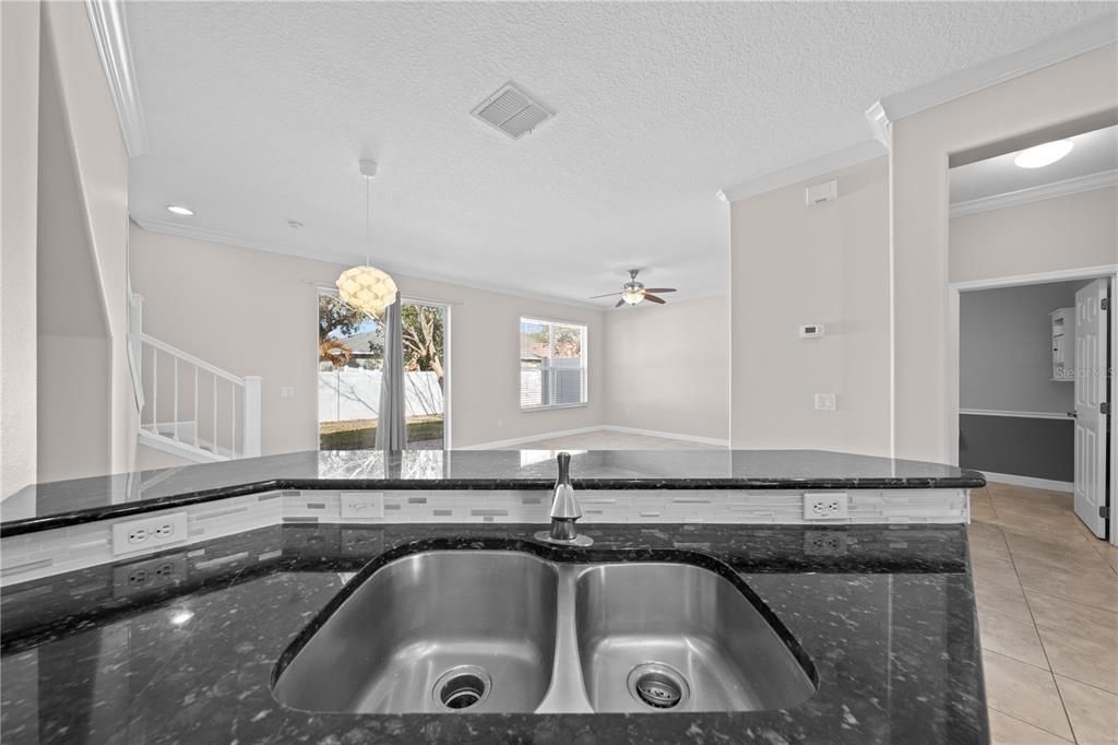 Active With Contract: $280,000 (3 beds, 2 baths, 1832 Square Feet)