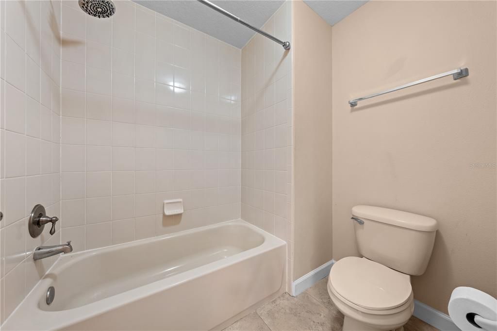 Active With Contract: $280,000 (3 beds, 2 baths, 1832 Square Feet)