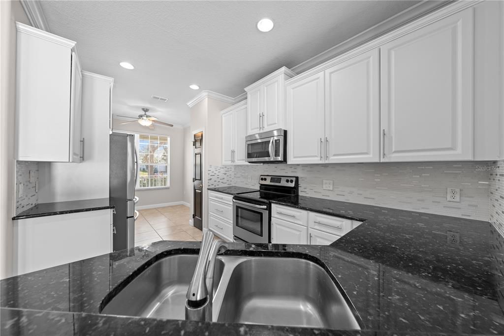 Active With Contract: $280,000 (3 beds, 2 baths, 1832 Square Feet)