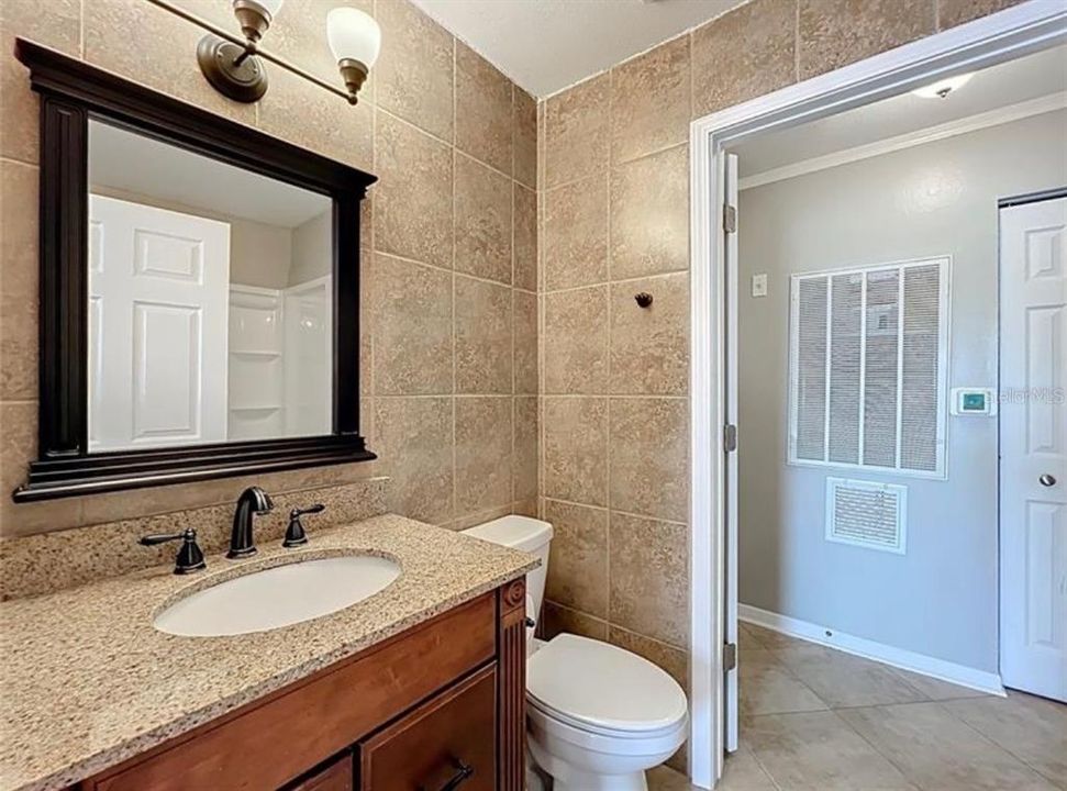 Active With Contract: $163,000 (1 beds, 1 baths, 715 Square Feet)
