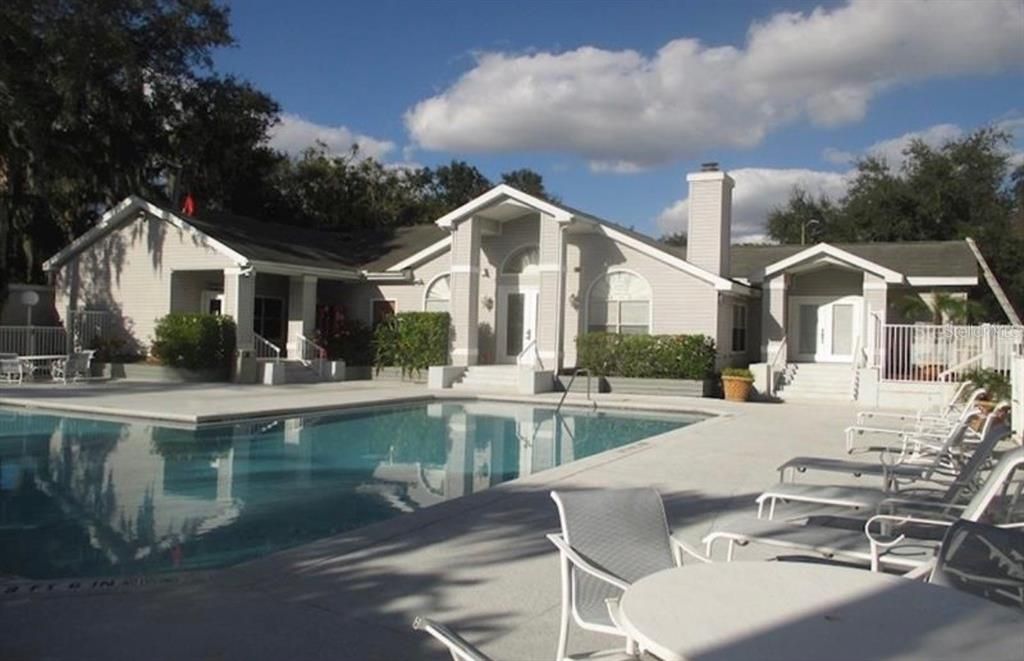 Active With Contract: $163,000 (1 beds, 1 baths, 715 Square Feet)