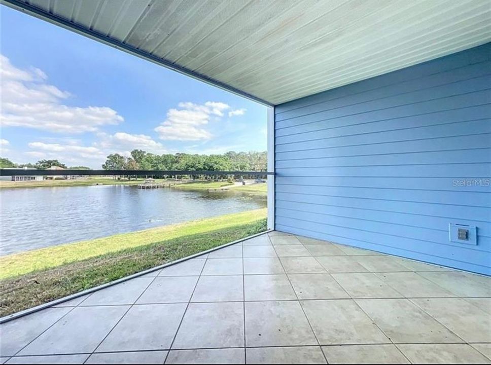 Active With Contract: $163,000 (1 beds, 1 baths, 715 Square Feet)