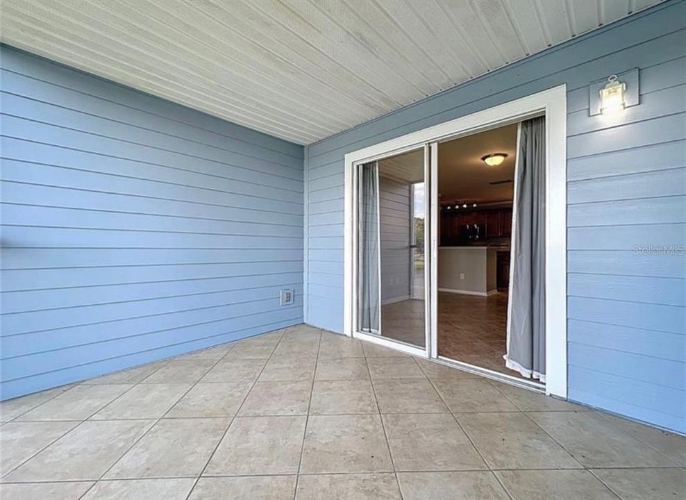 Active With Contract: $163,000 (1 beds, 1 baths, 715 Square Feet)