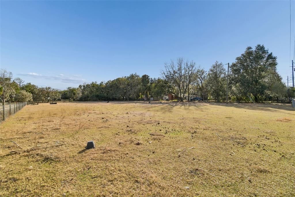 Activo con contrato: $735,000 (3 camas, 3 baños, 2400 Pies cuadrados)