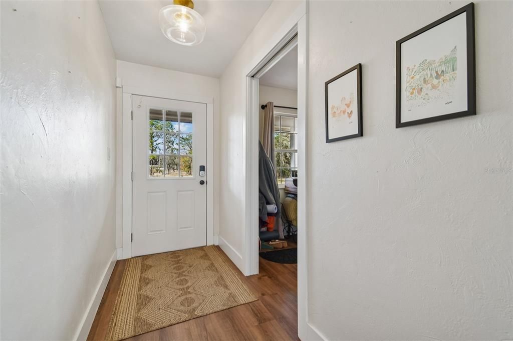Activo con contrato: $735,000 (3 camas, 3 baños, 2400 Pies cuadrados)