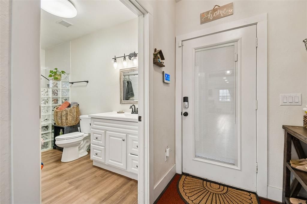 Activo con contrato: $735,000 (3 camas, 3 baños, 2400 Pies cuadrados)