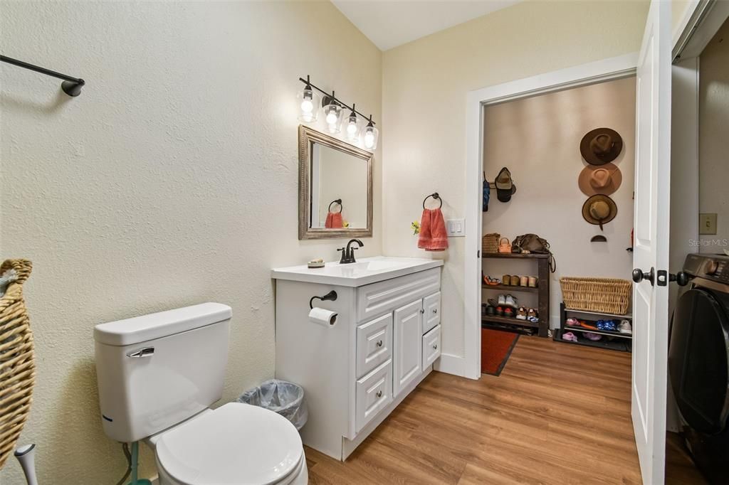 Activo con contrato: $735,000 (3 camas, 3 baños, 2400 Pies cuadrados)