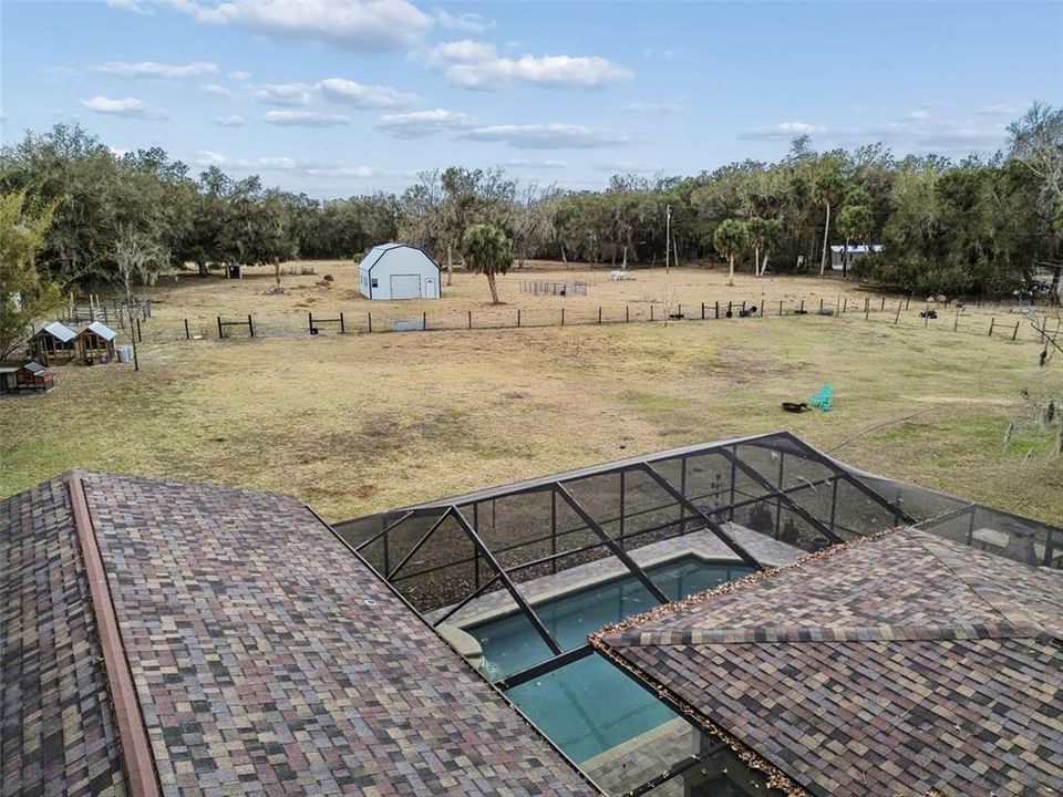 Activo con contrato: $735,000 (3 camas, 3 baños, 2400 Pies cuadrados)