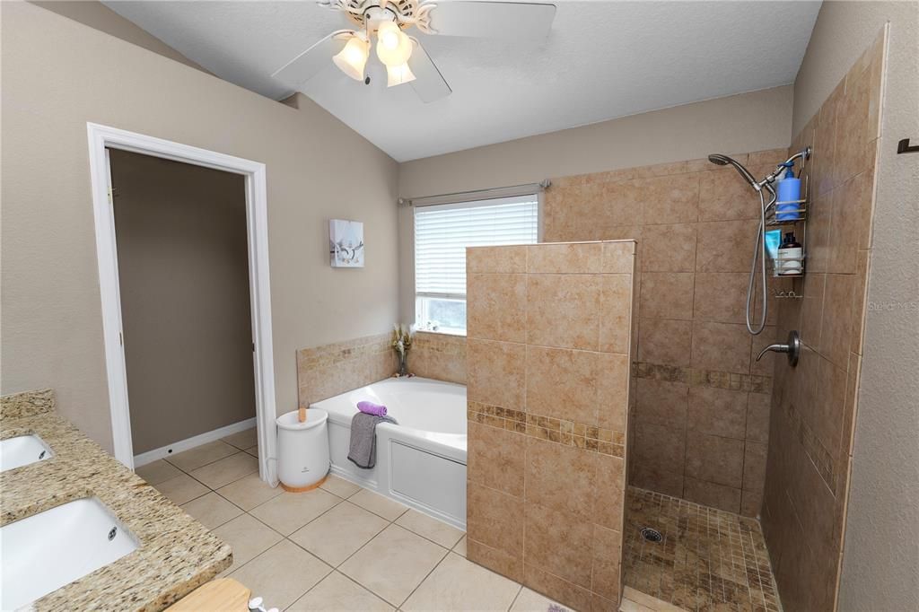 Active With Contract: $423,000 (4 beds, 2 baths, 2249 Square Feet)
