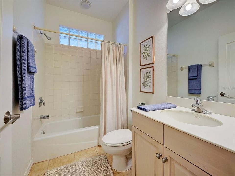 Active With Contract: $330,000 (2 beds, 2 baths, 1456 Square Feet)