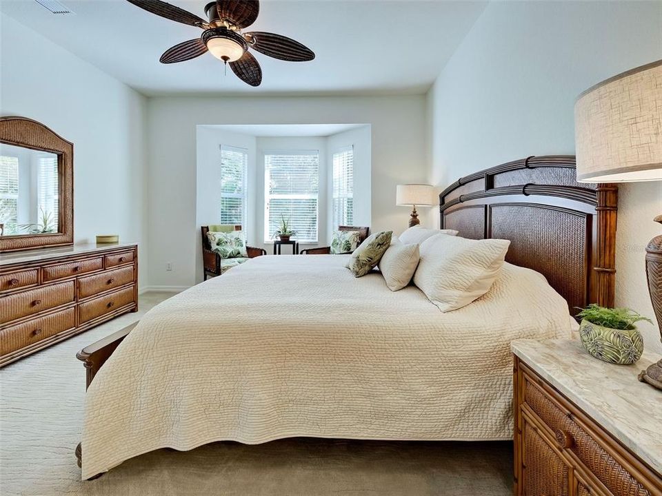 Active With Contract: $330,000 (2 beds, 2 baths, 1456 Square Feet)