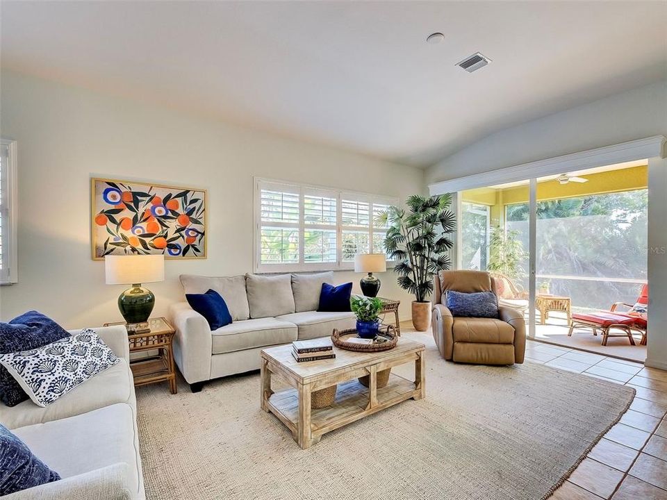 Active With Contract: $330,000 (2 beds, 2 baths, 1456 Square Feet)