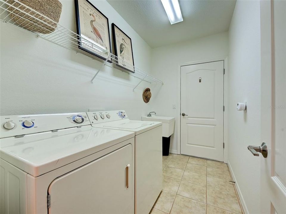 Active With Contract: $330,000 (2 beds, 2 baths, 1456 Square Feet)