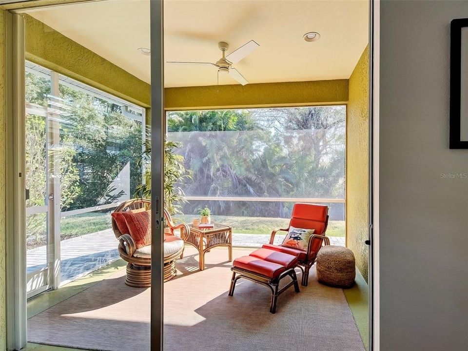 Active With Contract: $330,000 (2 beds, 2 baths, 1456 Square Feet)