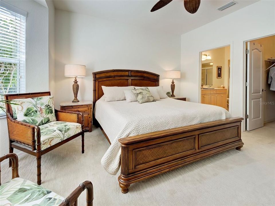 Active With Contract: $330,000 (2 beds, 2 baths, 1456 Square Feet)