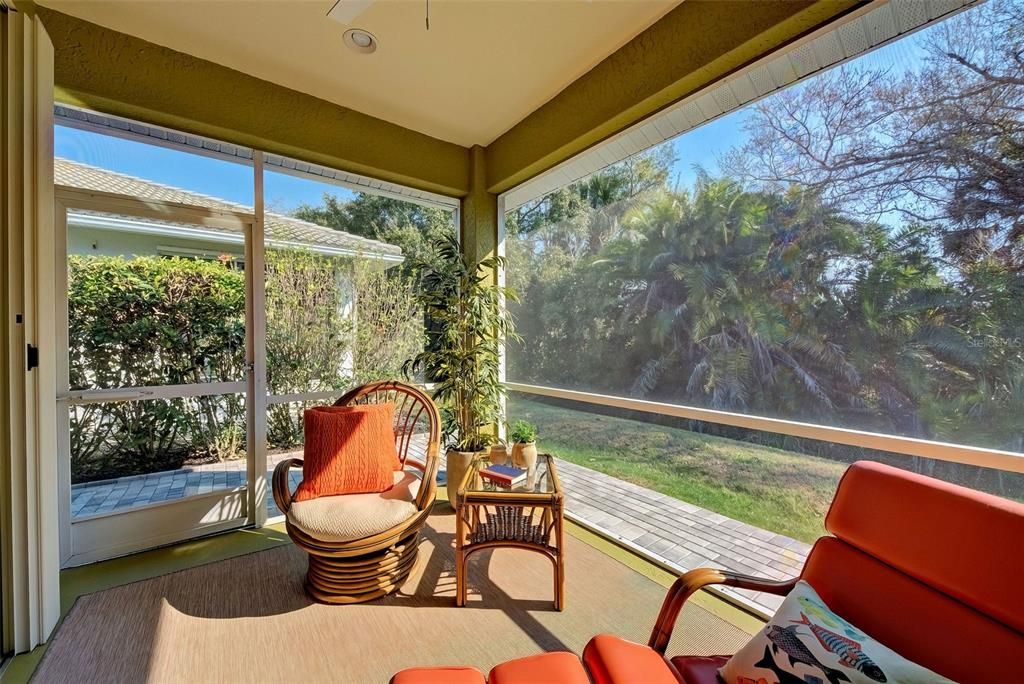 Active With Contract: $330,000 (2 beds, 2 baths, 1456 Square Feet)