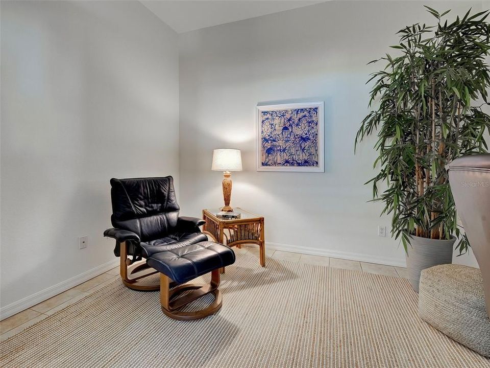 Active With Contract: $330,000 (2 beds, 2 baths, 1456 Square Feet)