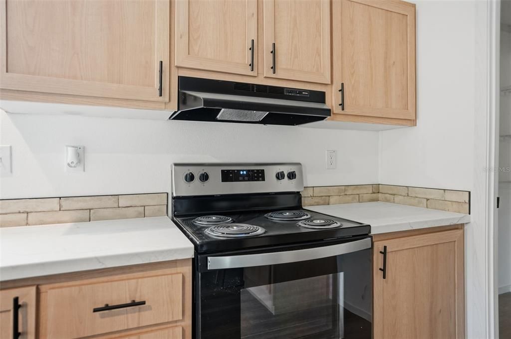 На продажу: $299,900 (3 спален, 2 ванн, 1493 Квадратных фут)