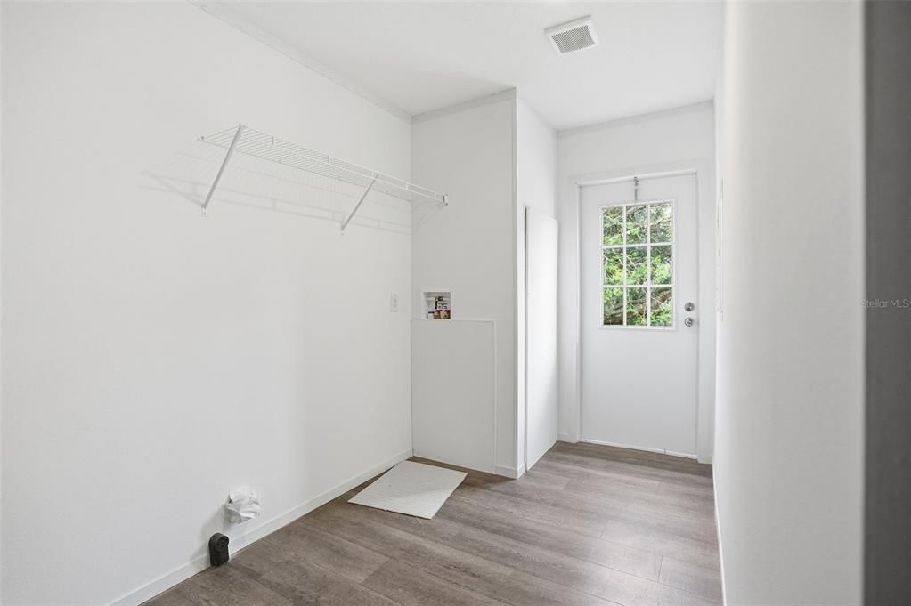 На продажу: $299,900 (3 спален, 2 ванн, 1493 Квадратных фут)