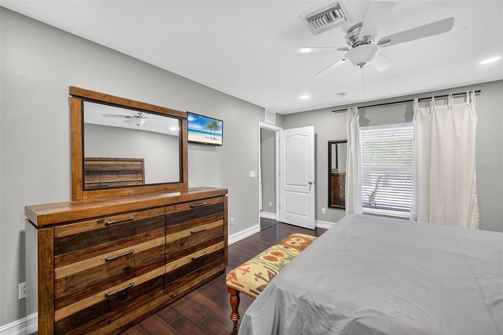 En Venta: $415,000 (3 camas, 2 baños, 1574 Pies cuadrados)