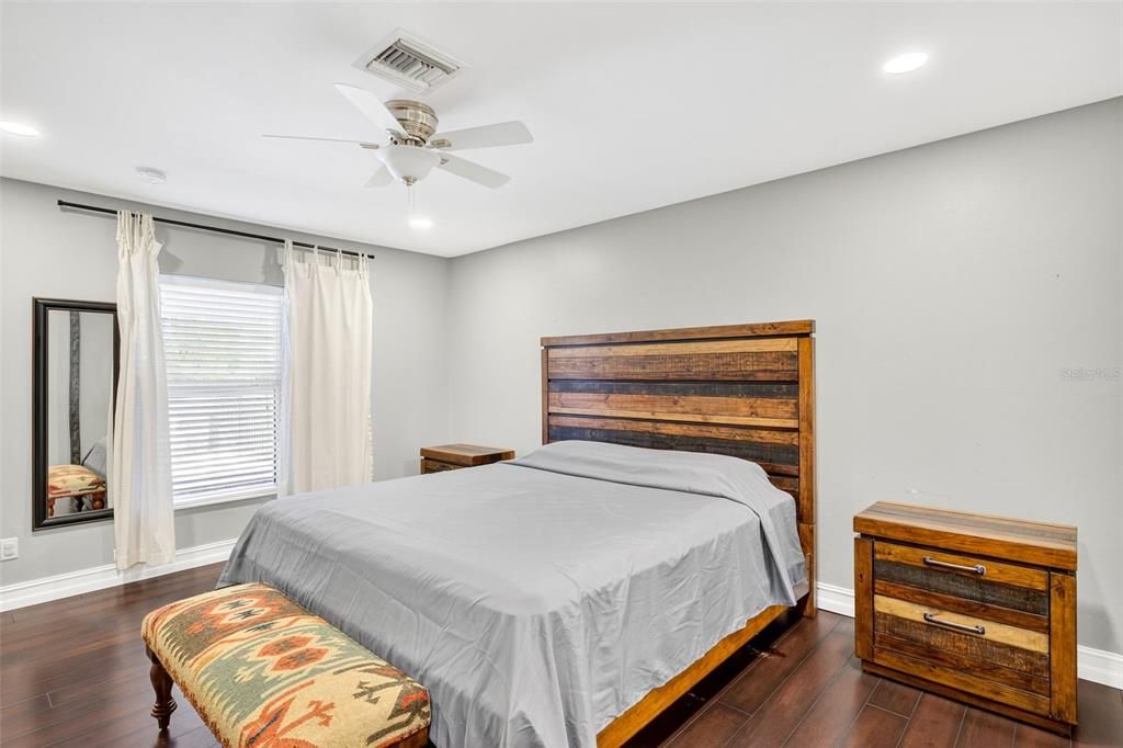 En Venta: $415,000 (3 camas, 2 baños, 1574 Pies cuadrados)