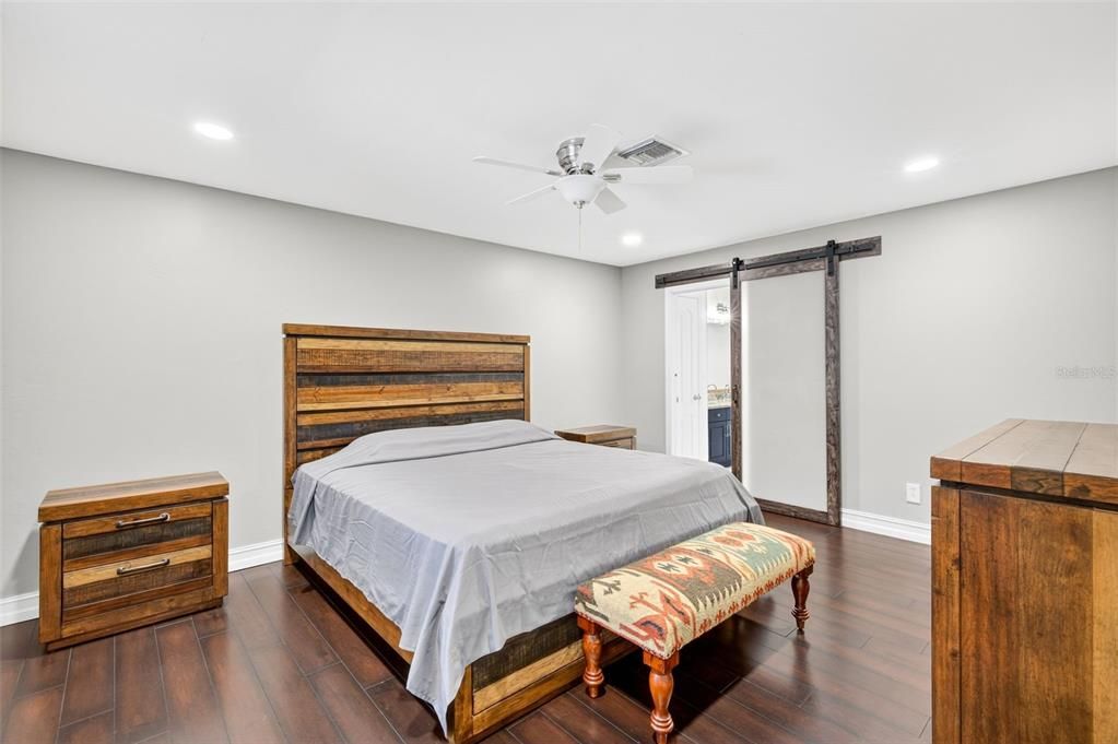 En Venta: $415,000 (3 camas, 2 baños, 1574 Pies cuadrados)