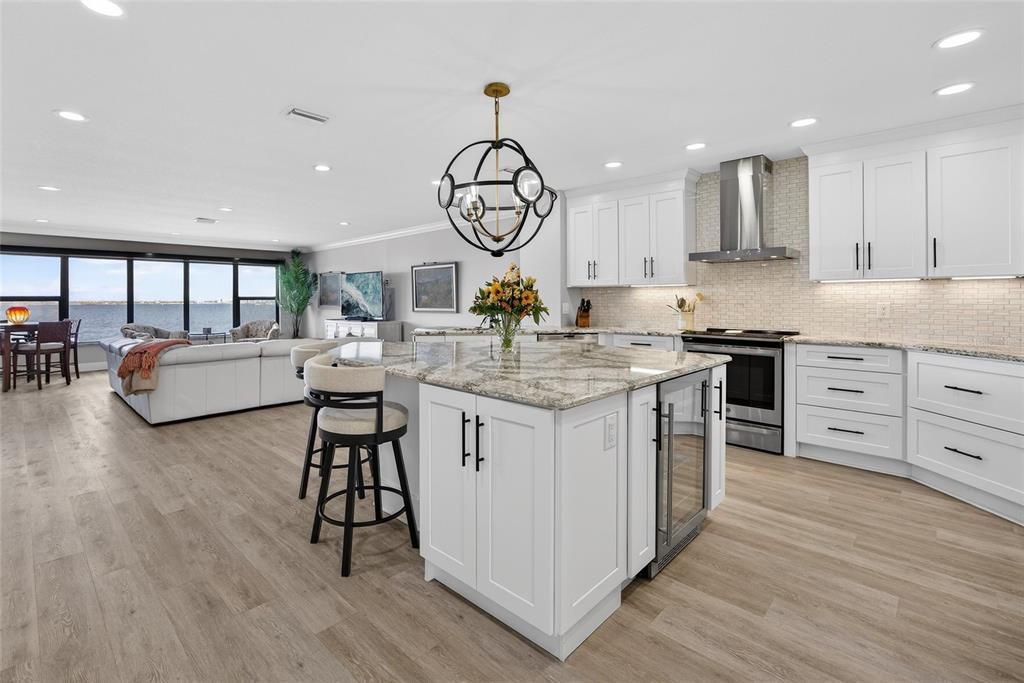 Activo con contrato: $549,000 (3 camas, 2 baños, 1916 Pies cuadrados)