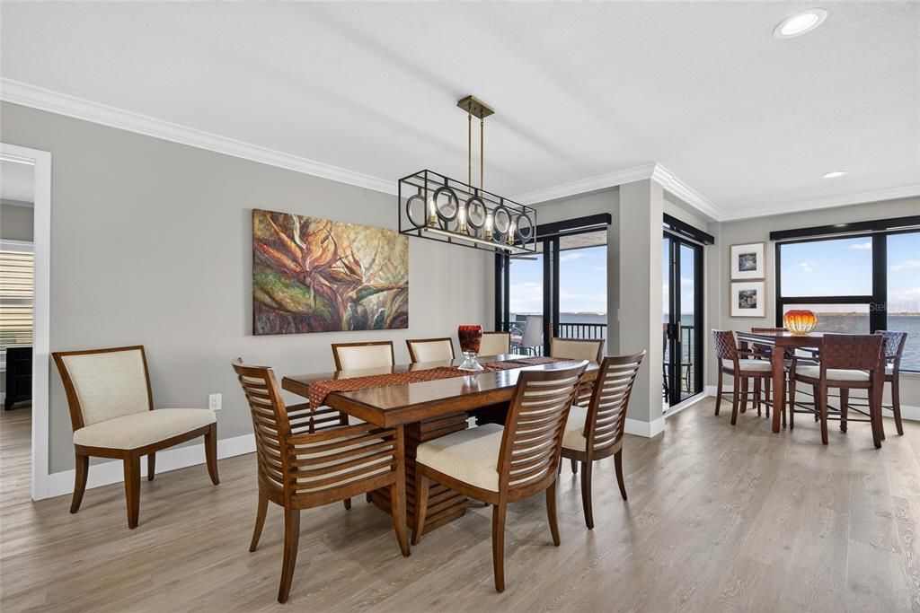 Activo con contrato: $549,000 (3 camas, 2 baños, 1916 Pies cuadrados)