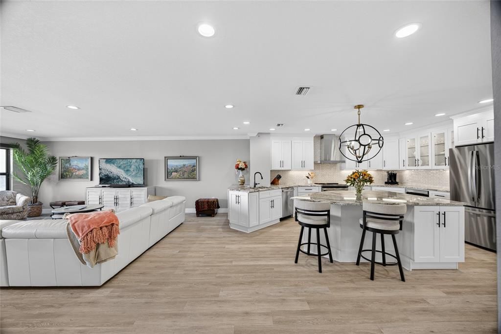 Activo con contrato: $549,000 (3 camas, 2 baños, 1916 Pies cuadrados)