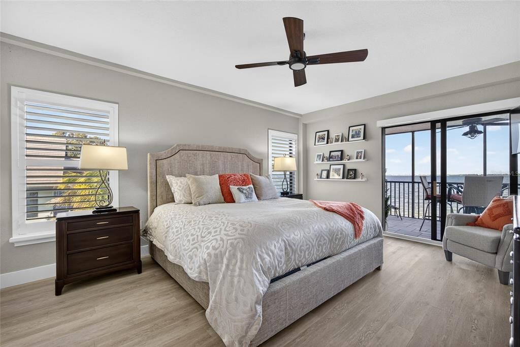 Activo con contrato: $549,000 (3 camas, 2 baños, 1916 Pies cuadrados)