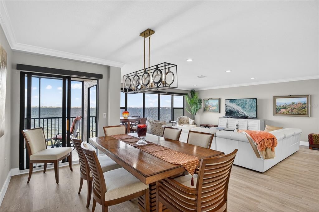 Activo con contrato: $549,000 (3 camas, 2 baños, 1916 Pies cuadrados)