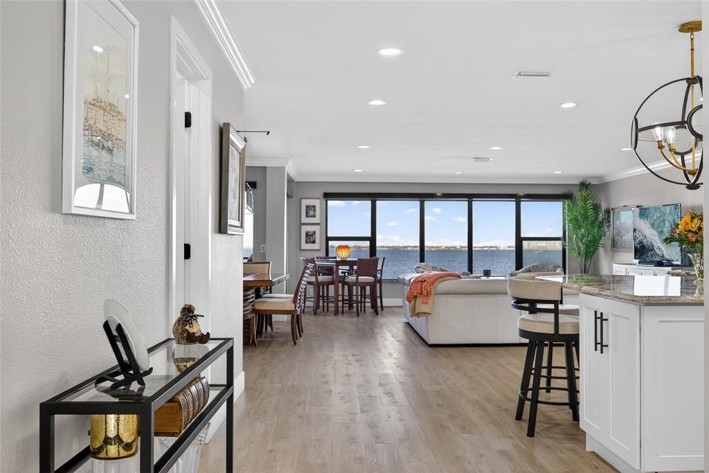 Activo con contrato: $549,000 (3 camas, 2 baños, 1916 Pies cuadrados)