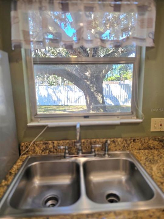 For Sale: $118,000 (2 beds, 2 baths, 1251 Square Feet)