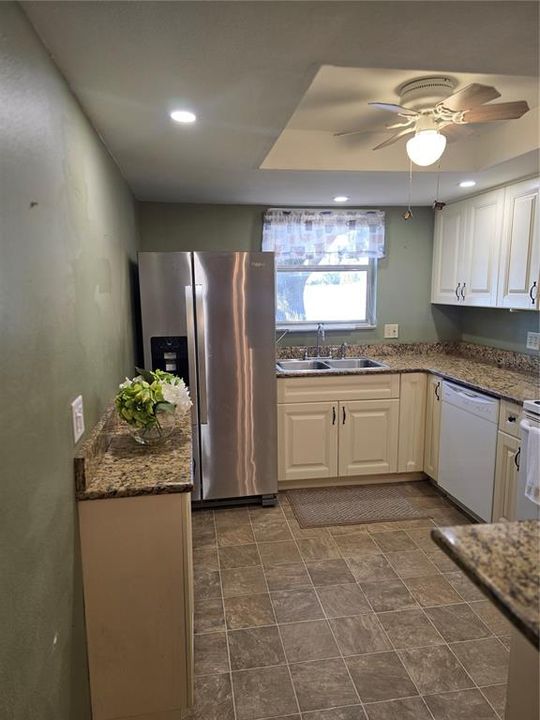 For Sale: $118,000 (2 beds, 2 baths, 1251 Square Feet)