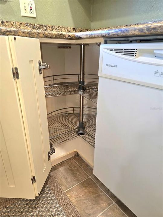 For Sale: $118,000 (2 beds, 2 baths, 1251 Square Feet)