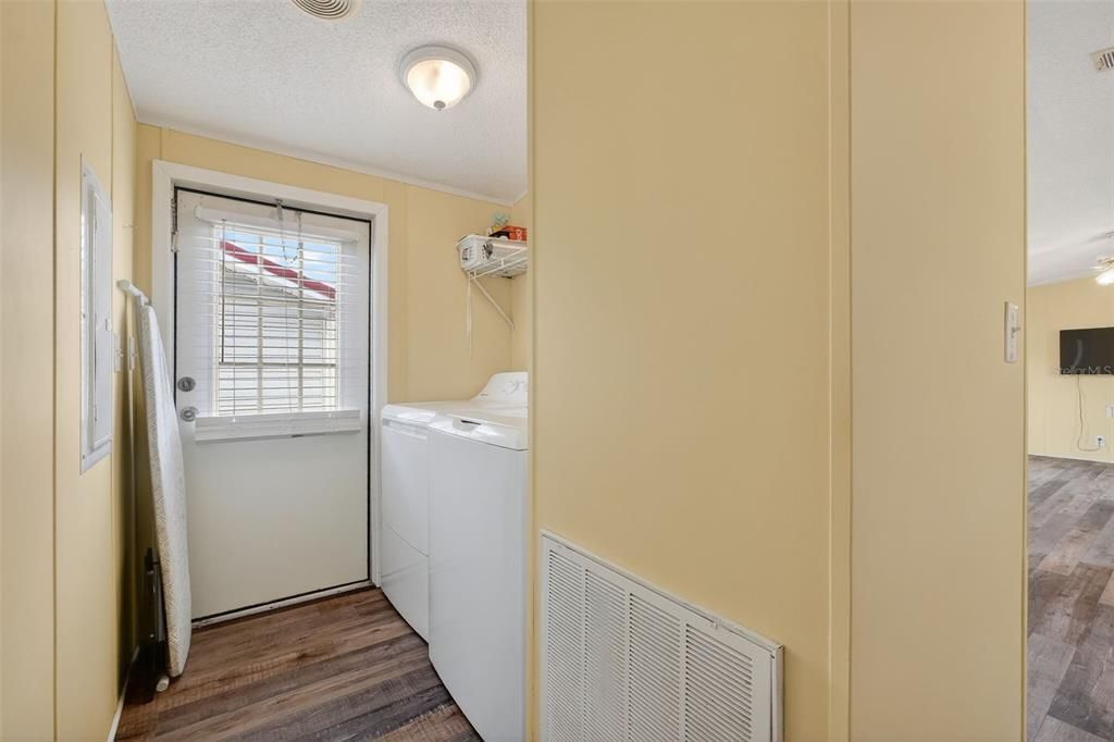 En Venta: $295,000 (2 camas, 2 baños, 924 Pies cuadrados)