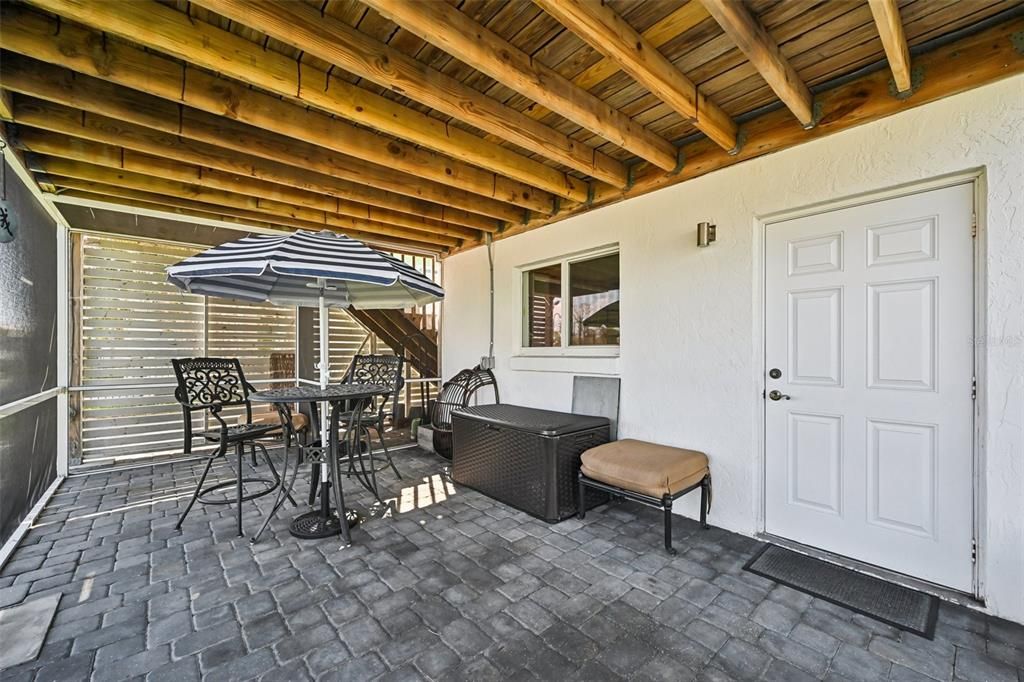 For Sale: $950,000 (2 beds, 3 baths, 1800 Square Feet)