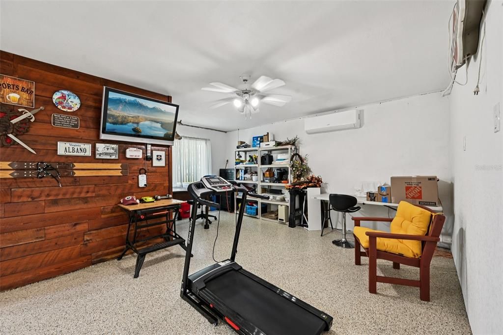 For Sale: $950,000 (2 beds, 3 baths, 1800 Square Feet)
