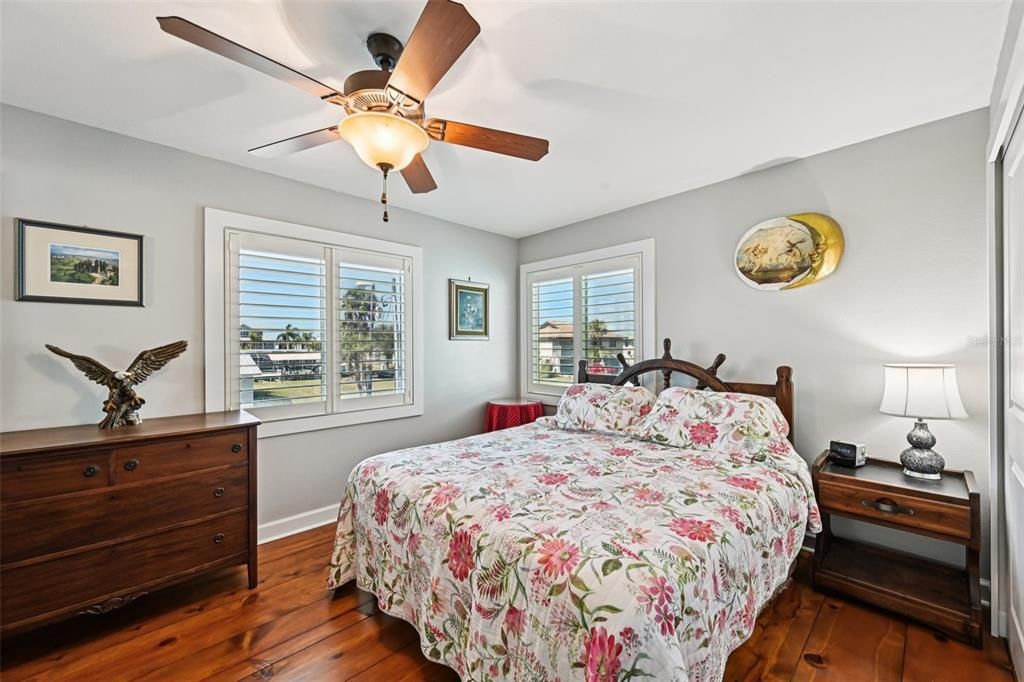 For Sale: $950,000 (2 beds, 3 baths, 1800 Square Feet)