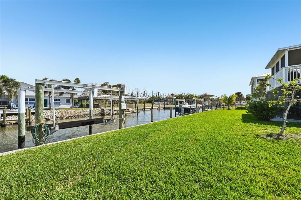 For Sale: $950,000 (2 beds, 3 baths, 1800 Square Feet)
