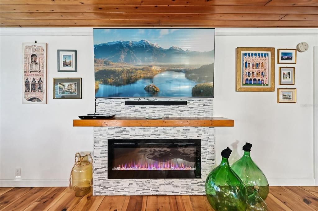 For Sale: $950,000 (2 beds, 3 baths, 1800 Square Feet)