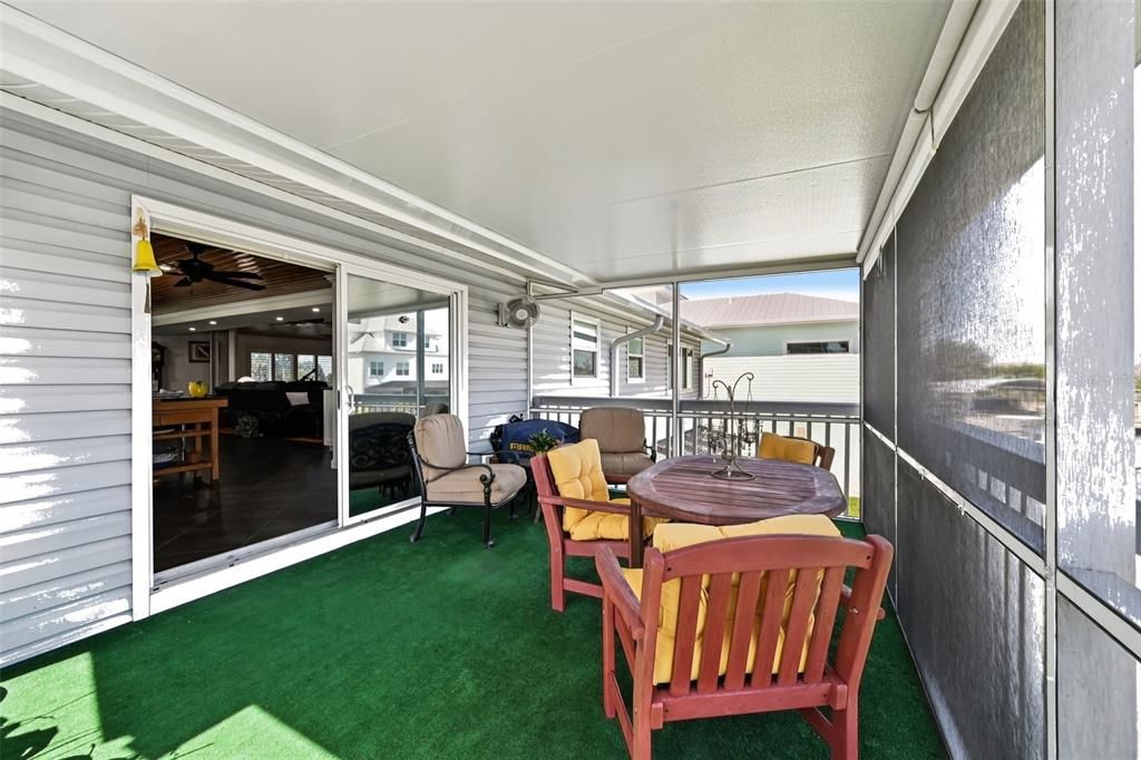 For Sale: $950,000 (2 beds, 3 baths, 1800 Square Feet)