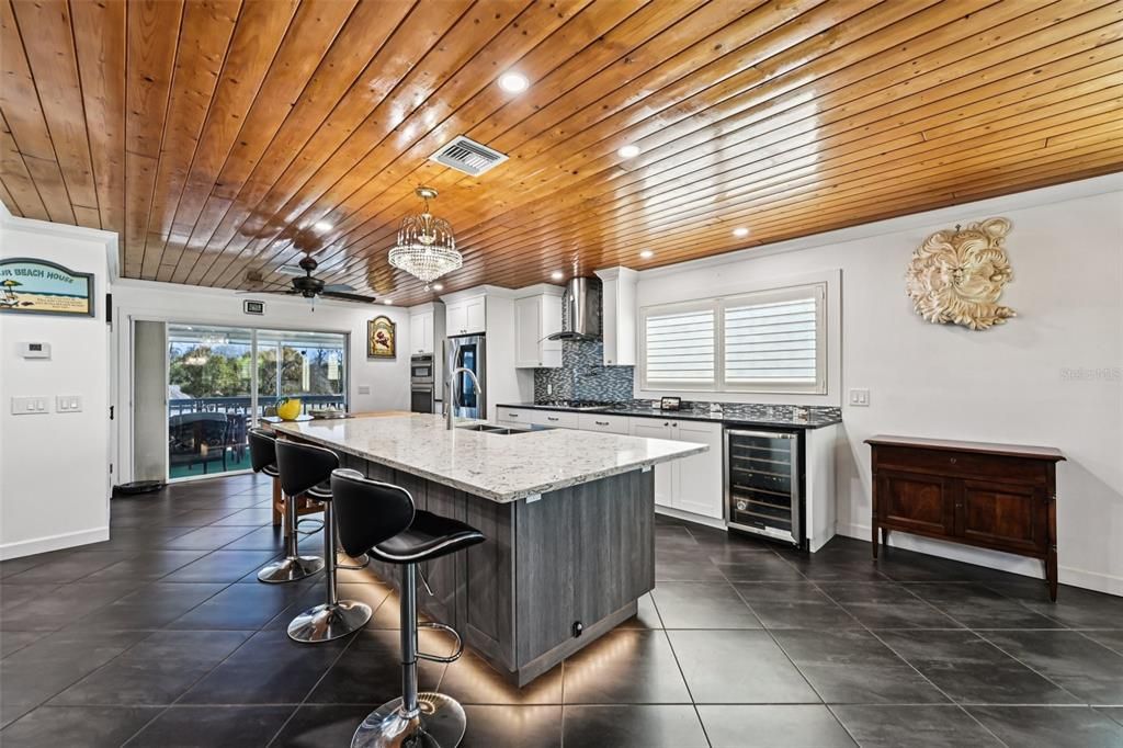For Sale: $950,000 (2 beds, 3 baths, 1800 Square Feet)