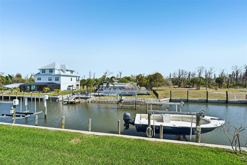 For Sale: $950,000 (2 beds, 3 baths, 1800 Square Feet)