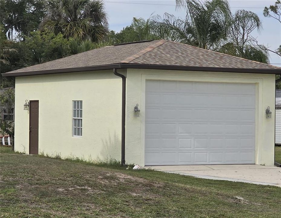 Active With Contract: $434,000 (4 beds, 2 baths, 2400 Square Feet)