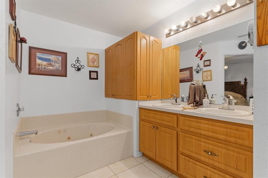 Active With Contract: $434,000 (4 beds, 2 baths, 2400 Square Feet)